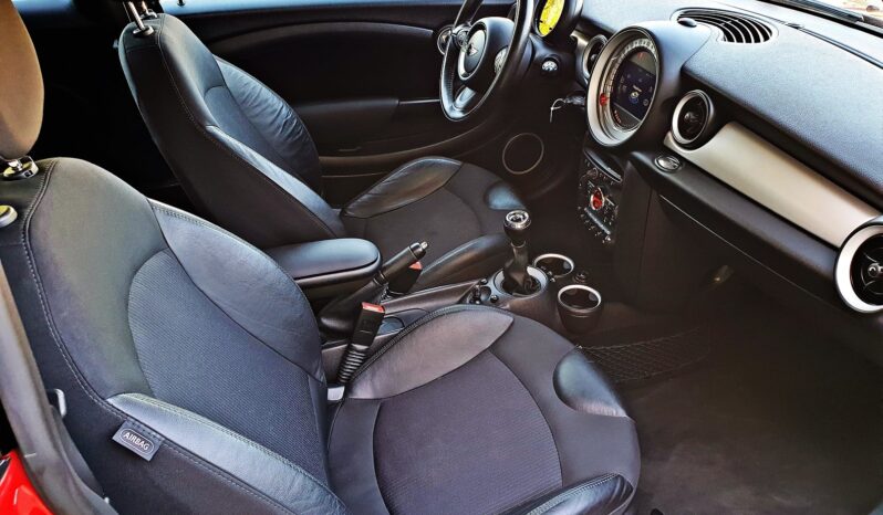 Mini Cooper ONE R56 full
