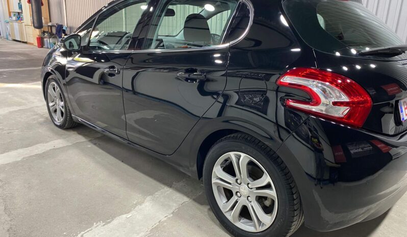Peugeot 208 – 1.6 e-HDi full