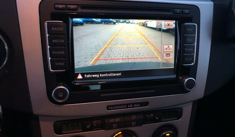 Volkswagen Passat full