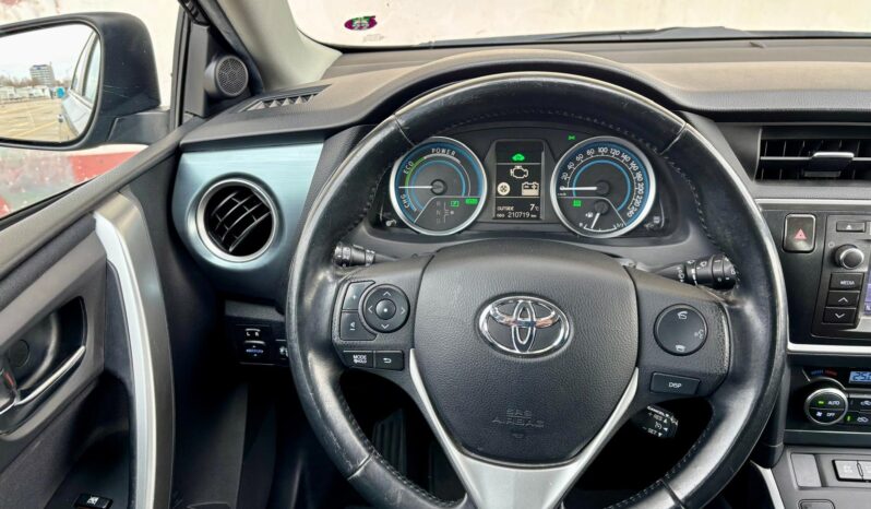 Toyota Auris 1.8 Hybrid full