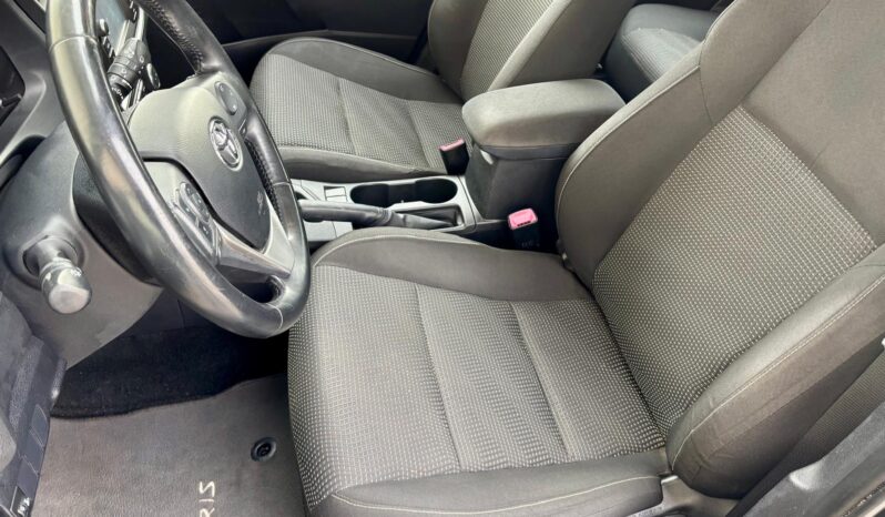Toyota Auris 1.8 Hybrid full