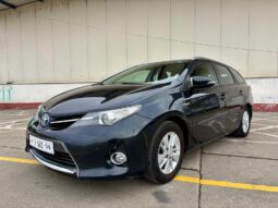 Toyota Auris 1.8 Hybrid full